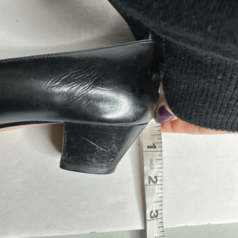 VTG SALVATORE FERRAGAMO Black leather logo vamp block heel pump womens 8 B